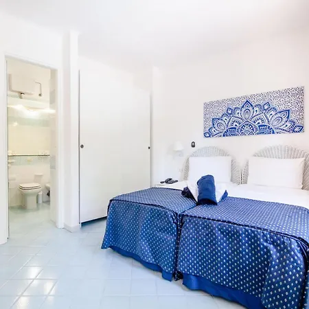 Paradiso Garden & Charme With Warm Thermalpools And Bed & Breakfast
