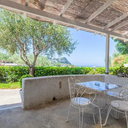 Paradiso Garden & Charme With Warm Thermalpools And Bed & Breakfast